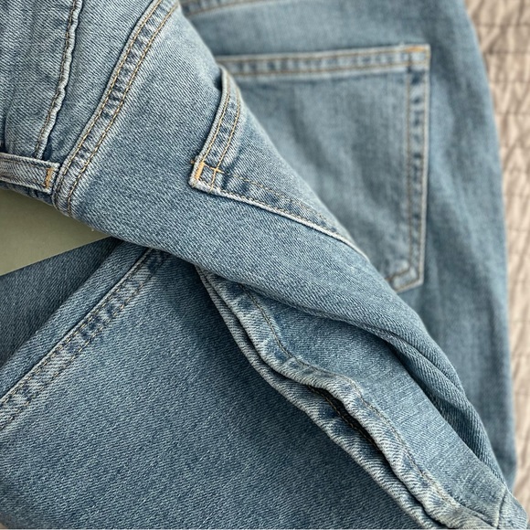 Higher Rise Jeans - Picture 3 of 3